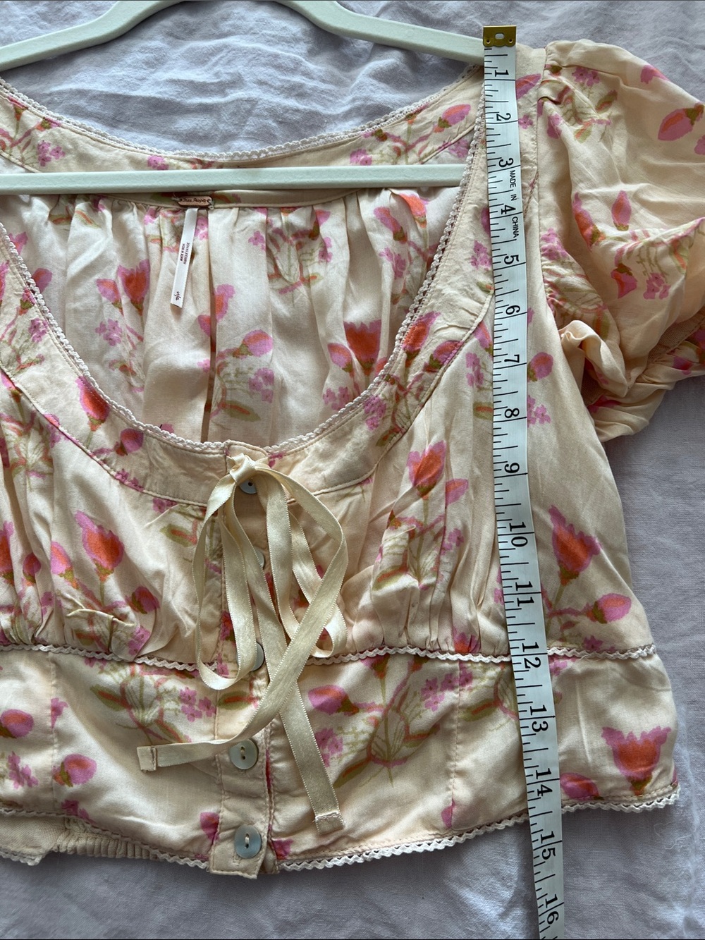 New Without Tags Free People Pink & Cream Floral Tie-Front Puff Sleeve Top - Picture 5 of 8